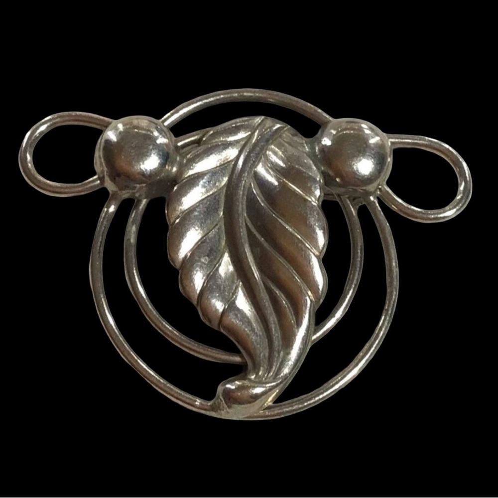 Vintage Silver-Tone Leaf Brooch With Circular Design & Pin Back